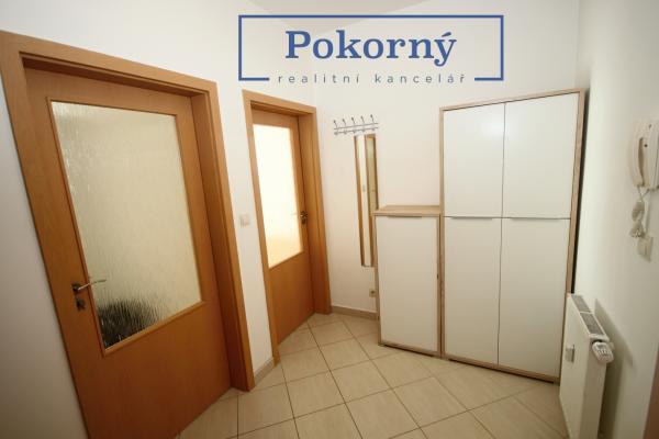 Pronájem bytu 2+kk/terasa, garáž, sklep, novostavba, ul. Mariánská, P4 – Kamýk