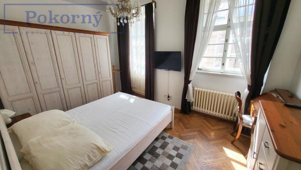 Pronájem luxusního bytu 3+kk u Malostranského náměstí