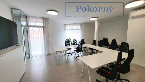 Zcela nové kanceláře 122 m2, Praha - Dubeč