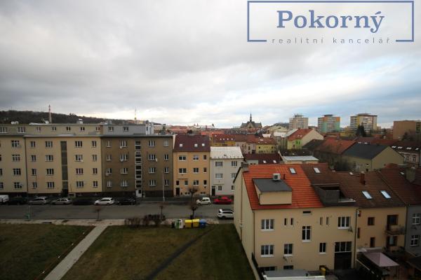 Pěkný byt 1+1, po rek., 2 balkony, sklep