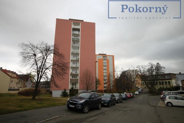 Pěkný byt 1+1, po rek., 2 balkony, sklep