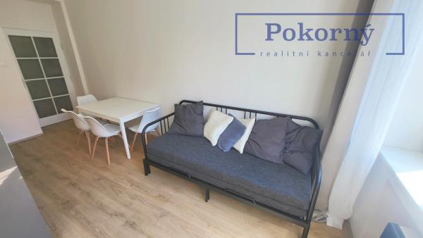 Pronájem bytu 2+kk po rekonstrukci, cihlový dům, ul. 5.května, P4 – Nusle