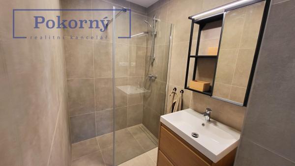 Pronájem bytu 2+kk po rekonstrukci, cihlový dům, ul. 5.května, P4 – Nusle