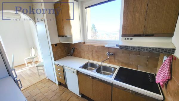 Pronájem bytu 4+1, balkon, garáž, v cihl. domě, P4 – Podolí