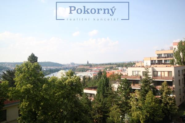 Pronájem bytu 4+1, balkon, garáž, v cihl. domě, P4 – Podolí