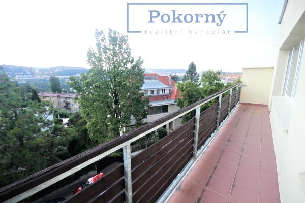 Pronájem bytu 4+1, balkon, garáž, v cihl. domě, P4 – Podolí