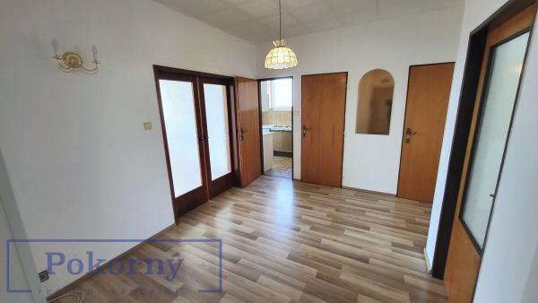 Pronájem bytu 4+1, balkon, garáž, v cihl. domě, P4 – Podolí