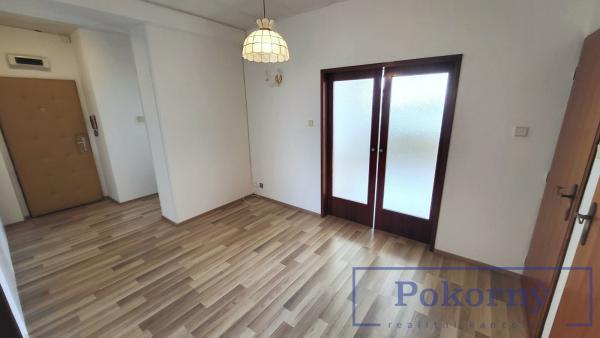 Pronájem bytu 4+1, balkon, garáž, v cihl. domě, P4 – Podolí