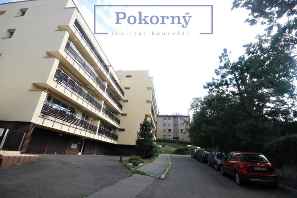 Pronájem bytu 4+1, balkon, garáž, v cihl. domě, P4 – Podolí