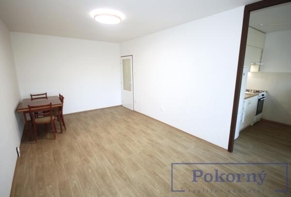 Pronájem hezkého bytu po rek. 3+1/L, ul. Kurkova  Praha 8 Kobylisy