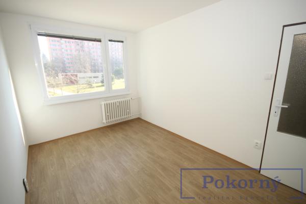 Pronájem hezkého bytu po rek. 3+1/L, ul. Kurkova  Praha 8 Kobylisy