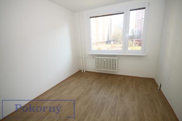 Pronájem hezkého bytu po rek. 3+1/L, ul. Kurkova  Praha 8 Kobylisy