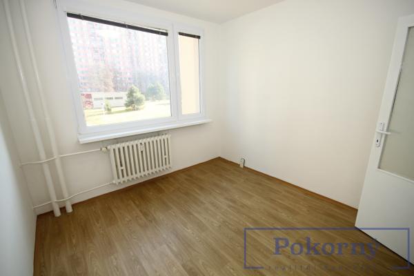 Pronájem hezkého bytu po rek. 3+1/L, ul. Kurkova  Praha 8 Kobylisy