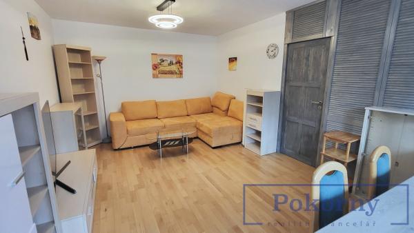 Pronájem bytu 3+1 s venkovním posezením v cihl. domě, K zahrádkám 37, Praha 5 Stodůlky