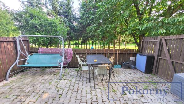 Pronájem bytu 3+1 s venkovním posezením v cihl. domě, K zahrádkám 37, Praha 5 Stodůlky