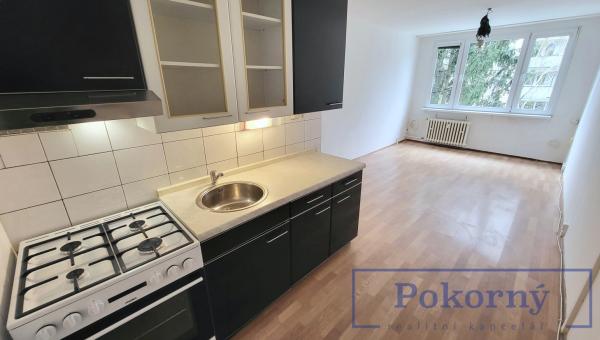 Pronájem bytu 2+kk, P10 – Strašnice, ul. Pod Strání