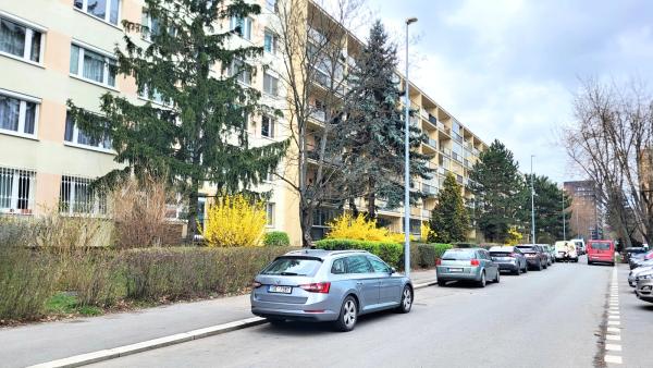 Pronájem bytu 2+kk, P10 – Strašnice, ul. Pod Strání