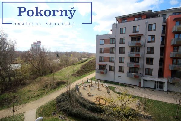 Prodej bytu 2+kk/B/G, Bermanova, P9 – Čakovice