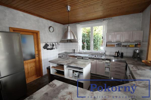 Prodej vícegeneračního rodinného domu 173 m², pozemky 1123 m²
