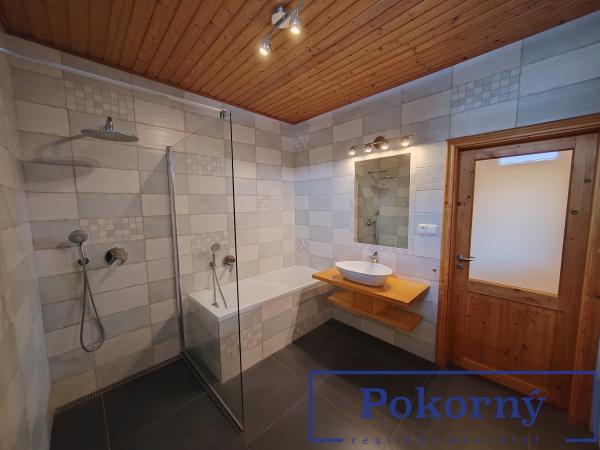 Prodej vícegeneračního rodinného domu 173 m², pozemky 1123 m²