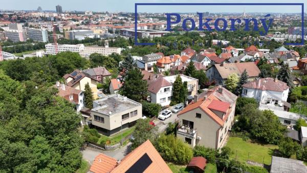 Prodej rodinného domu 4+1 ve Vršovicích o zastavěné ploše 92 m2, pozemky 437 m²