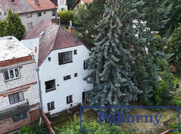 Prodej rodinného domu 4+1 ve Vršovicích o zastavěné ploše 92 m2, pozemky 437 m²