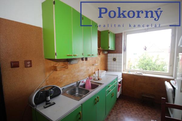 Prodej rodinného domu 4+1 ve Vršovicích o zastavěné ploše 92 m2, pozemky 437 m²