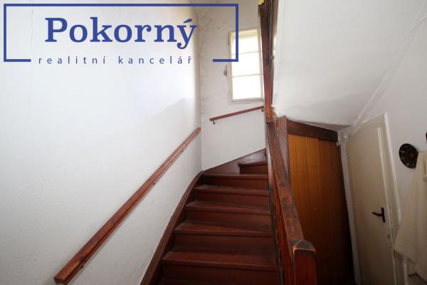 Prodej rodinného domu 4+1 ve Vršovicích o zastavěné ploše 92 m2, pozemky 437 m²