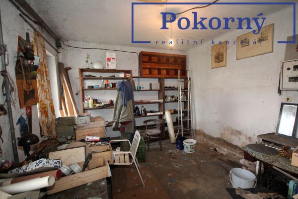 Prodej rodinného domu 4+1 ve Vršovicích o zastavěné ploše 92 m2, pozemky 437 m²