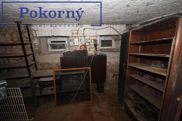 Prodej rodinného domu 4+1 ve Vršovicích o zastavěné ploše 92 m2, pozemky 437 m²