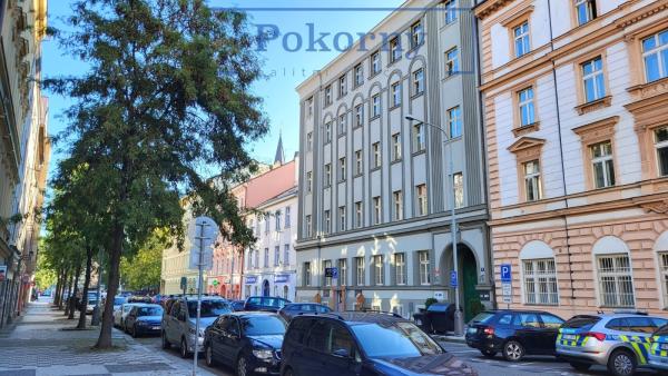 Pronájem hezkých kanceláří po rek., 119 m2, P8 – Karlín