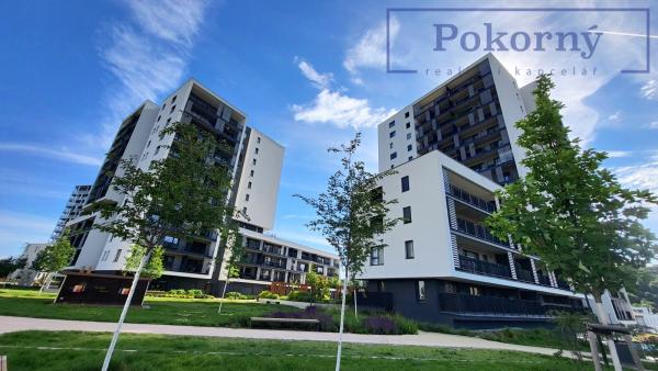 Pronájem hezkého bytu 1+kk s balkónem v novostavbě, ul. Mezi vodami, Praha 4