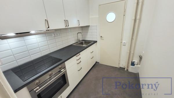 Prodej bytu 3+1/B, Na Dolinách, P4 – Nusle