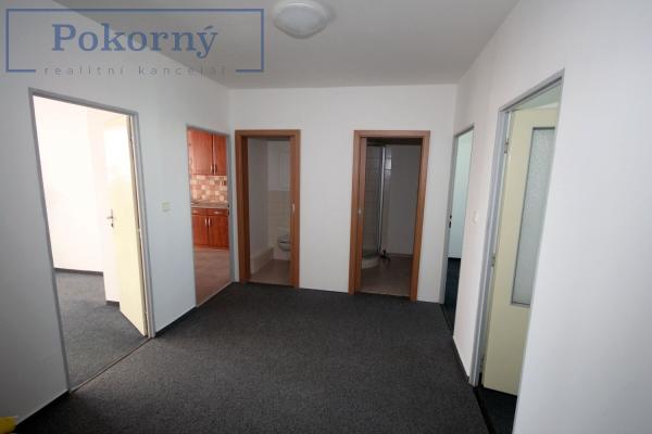 Prodej bytu 4+1/L, OV, Ovčí hájek, P5 - Stodůlky