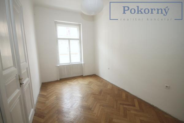 Pronájem bytu  2+1/B po rek. v centru Prahy, P1 – Nové Město