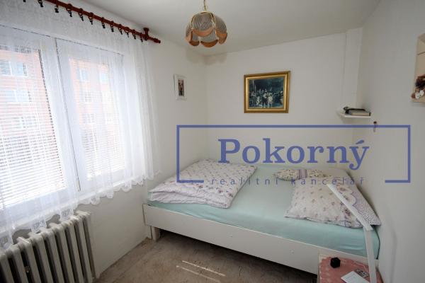 Prodej RD se dvěma byty 3+1;4+1/T + dvougaráž a dílna, pozemky 478 m2