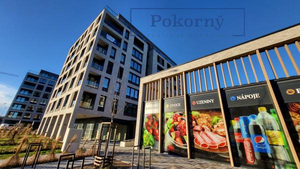 Pronájem bytu 1+kk, novostavba, ul. Počernická, P10 – Strašnice