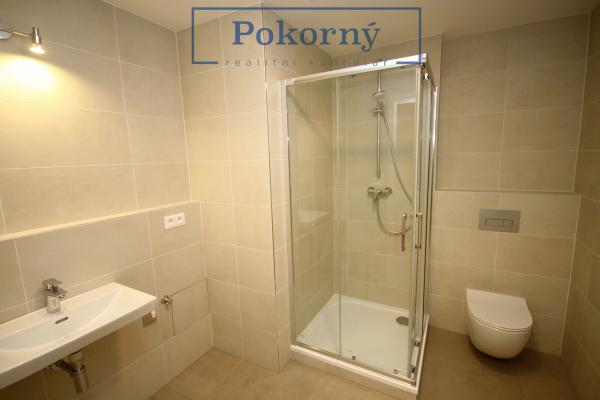 Pronájem bytu 1+kk, novostavba, ul. Počernická, P10 – Strašnice