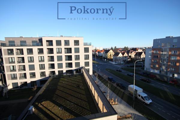 Pronájem bytu 1+kk, novostavba, ul. Počernická, P10 – Strašnice