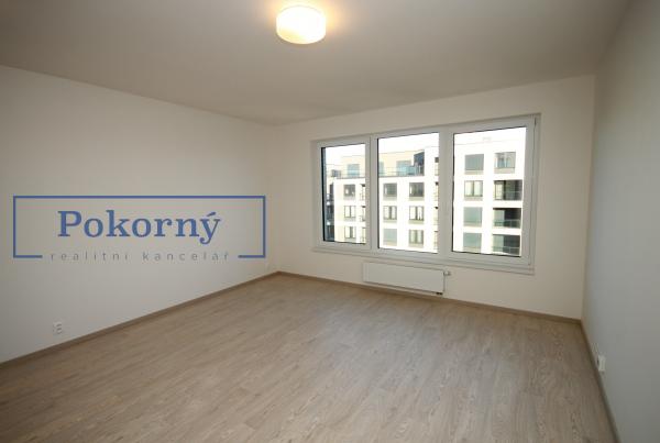 Pronájem bytu 1+kk, novostavba, ul. Počernická, P10 – Strašnice