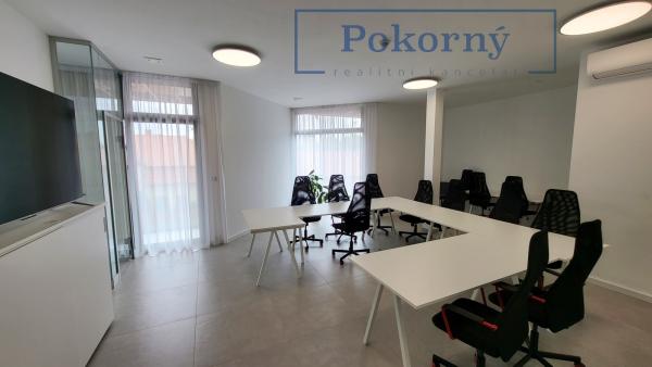 Zcela nové kanceláře 122 m2, Praha - Dubeč