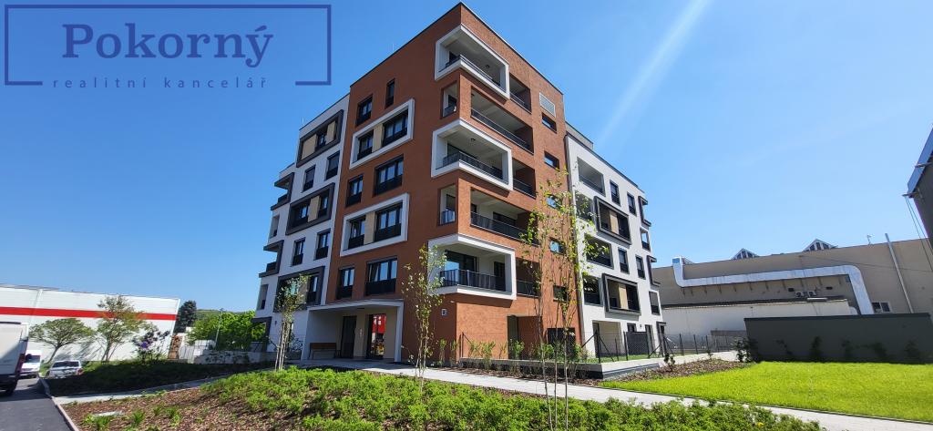 Pronájem světlého luxusního bytu 2+kk, Praha 9 - Hloubětín, ul. Domalípova