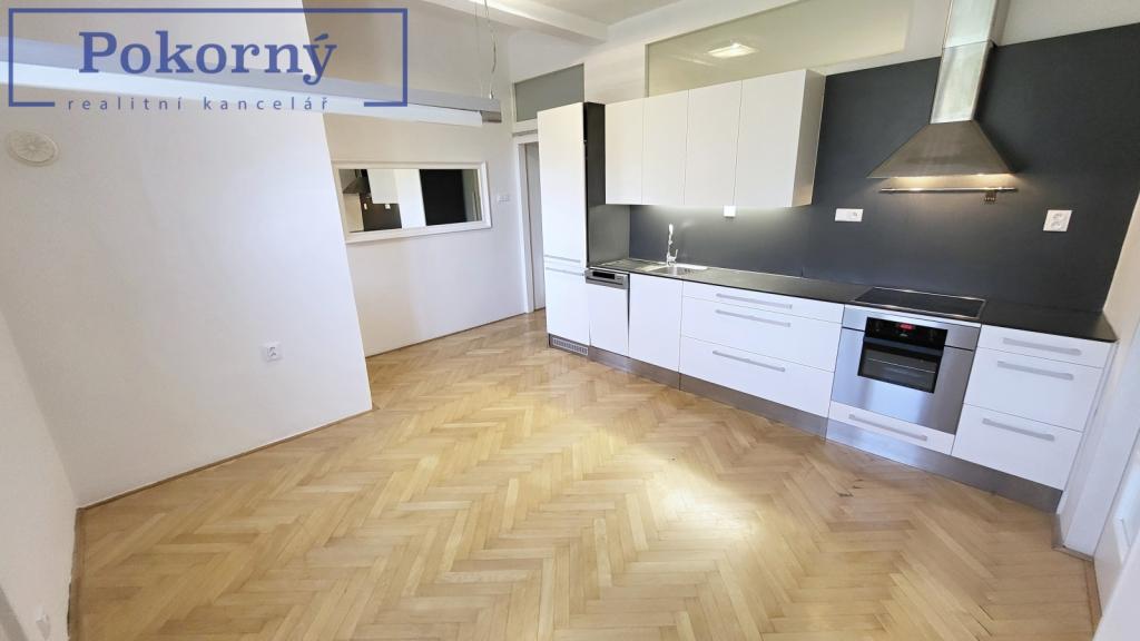 Pronájem pěkného bytu 2+kk s lodžií, ul. U Vinohradské nemocnice, P3 - Vinohrady
