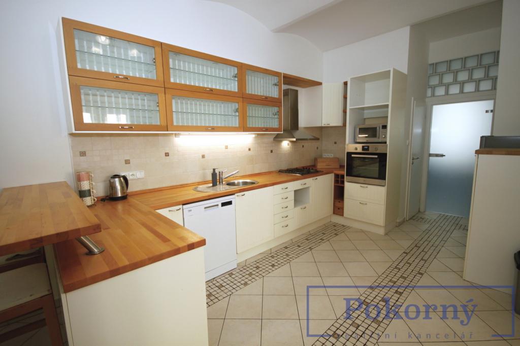 Pronájem světlého bytu 4+1 po rekonstrukci, Václavské náměstí, Praha 1