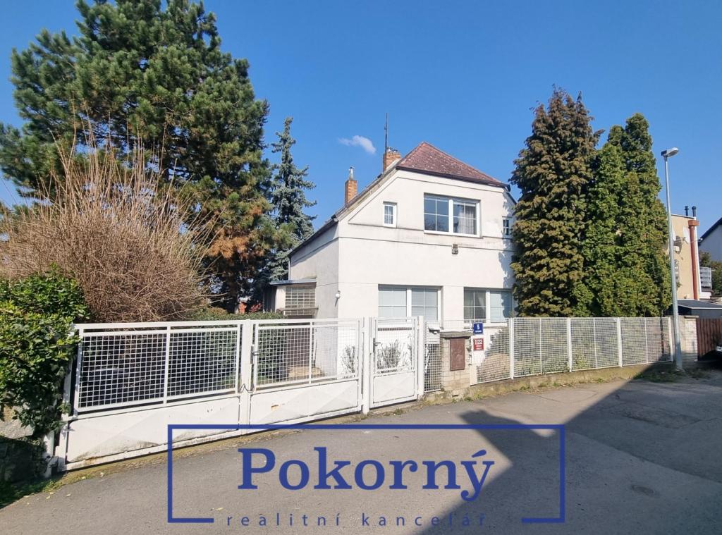 Prodej rodinného domu 4+1 ve Vršovicích o zastavěné ploše 92 m2, pozemky 437 m²
