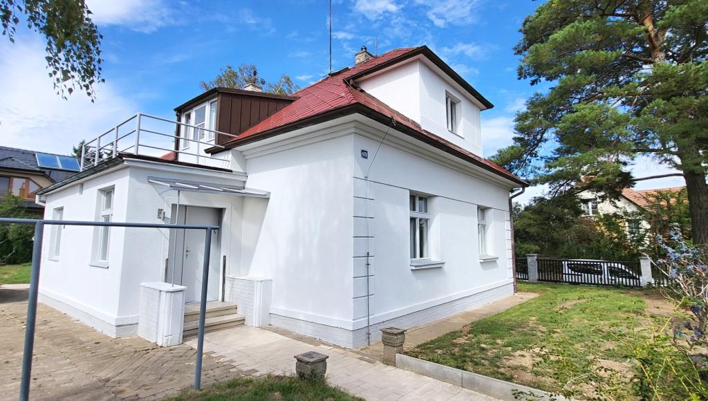 Pronájem RD 6+1 s terasou a zahradou, Praha-západ, Roztoky